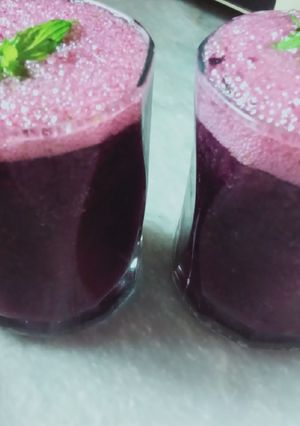 A picture of 🍇🍇 Black grapes juice.
