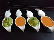 Una foto de cremas y salsas para untar