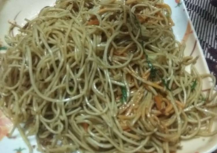 Veg hakka noodles