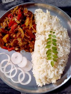 बंदगोभी आलू की सब्जी (Bandgobhi aloo ki sabzi recipe in Hindi) रेसिपी मुख्य फोटो