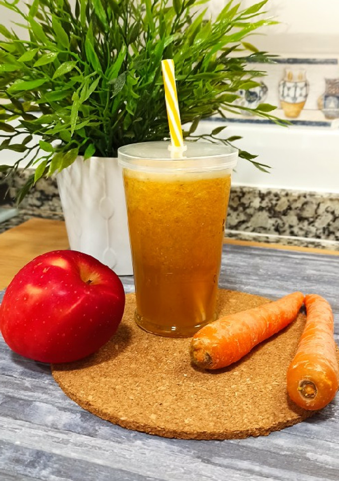 Una foto de Zumo diurético de perejil🌿, apio🌵 y manzana🍎