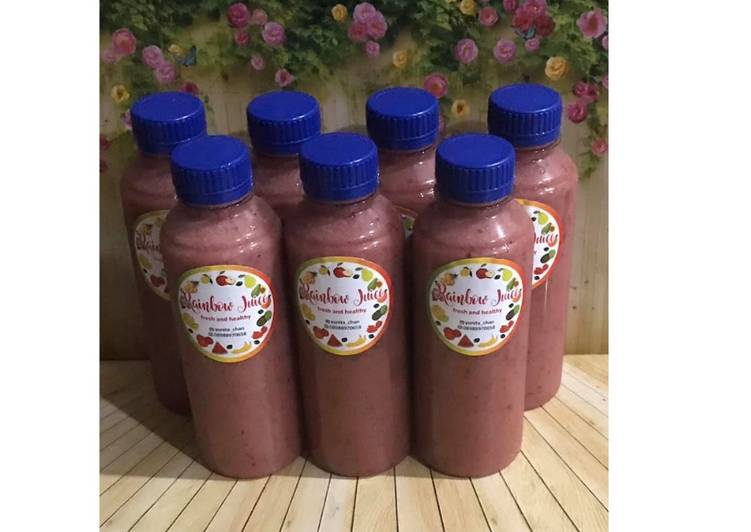 Bagaimana Menyiapkan Diet Juice Avocado Pear Strawberry Blueberry Cranberry, Enak Banget