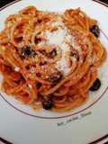 Spaghetti picantes con aceitunas