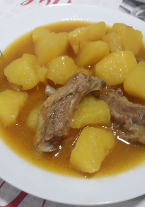 Foto principal de Patatas guisadas con costilla