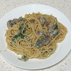 Creamy Spinach Spaghetti A picture of Creamy Spinach Spaghetti.