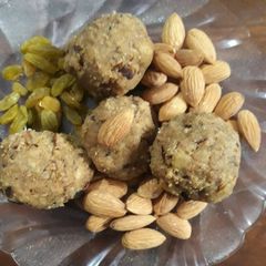 A picture of Gur Satrangi Atta Laddoo.
