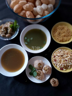 पानी पूरी (Pani puri recipe in Hindi) रेसिपी मुख्य फोटो