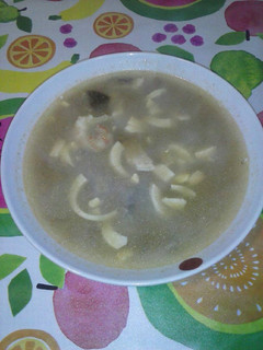 Una foto de Sopa de lentejas con pescado