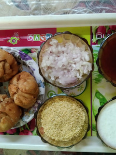 मटर की लेयर कचौड़ी (Matar ki layer kachori recipe in hindi) रेसिपी मुख्य फोटो
