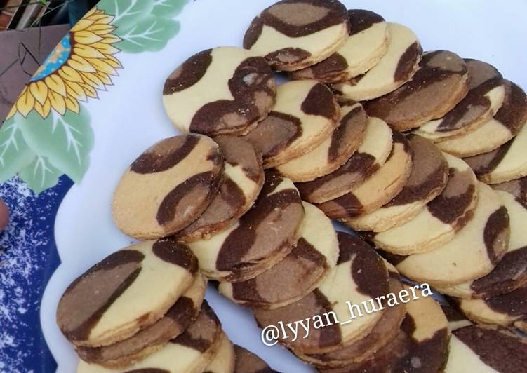 Leopard chocolate cookies