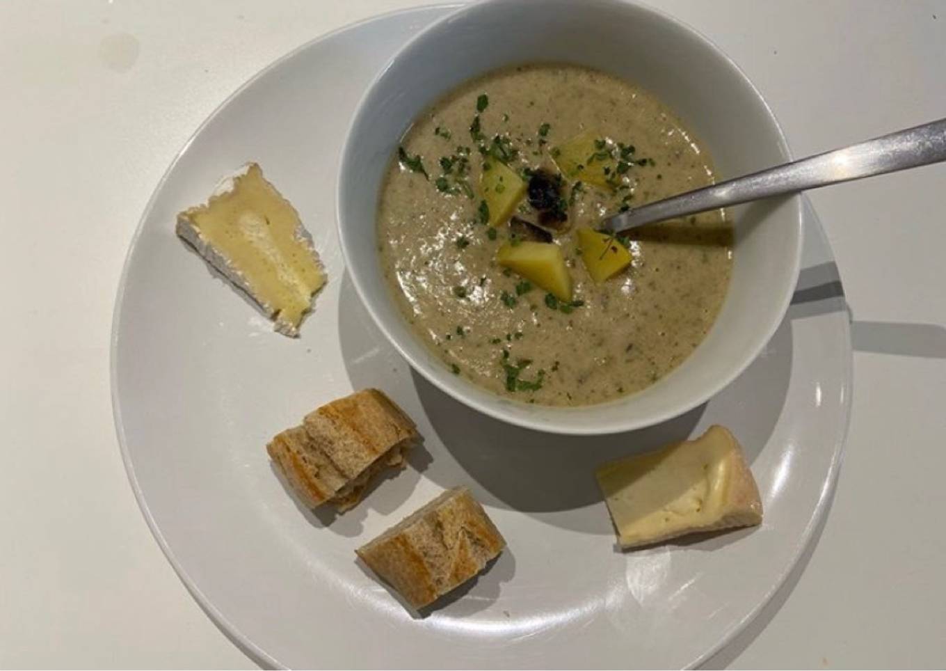 Soupe de champignons et pommes de terre