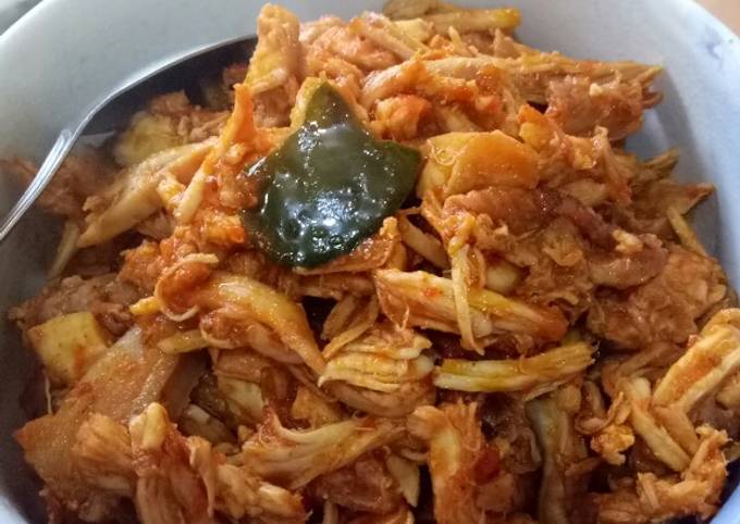 Ayam suwir balado