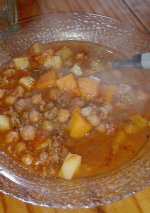 Una foto de Guiso de garbanzos en olla a presión