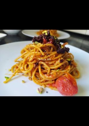 Una foto de Pasta all' amatriciana y algo más!!