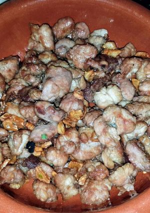 Una foto de Lechecillas friticas con ajos. Bychusmi