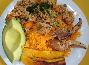 Una foto de Arroz relleno con cangrejo