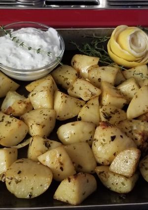 A picture of Lemon Oregano Roast Potatoes.