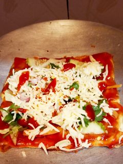 এগ পিজ্জা (egg pizza recipe in Bengali) রেসিপির প্রধান ছবি