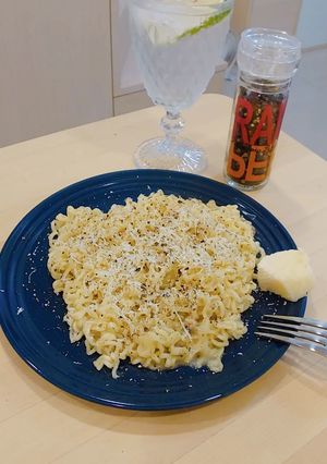 每當我認真思考人生的奧義大利泡麵(cacio e pepe) 的食譜成品照片