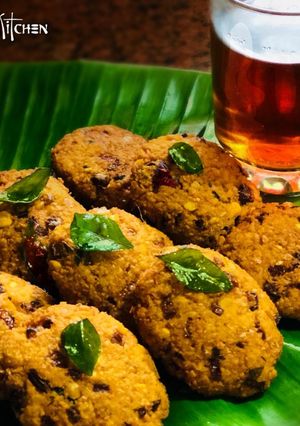 A picture of CHANA DAL VADA or PARIPUVADA.