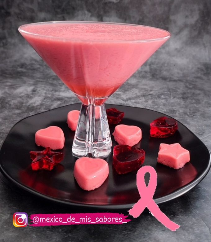 Una foto de GELATINA CREMOSA DE FRESA🌷