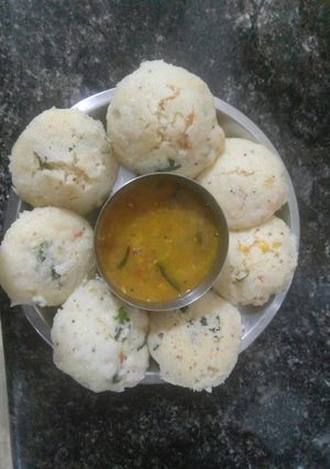 A picture of Suji vegetable idli.