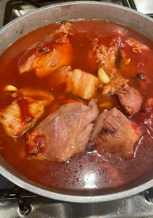 Hình của món Thịt heo hầm sốt cà.