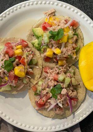 Una foto de Ceviche de atún con mango