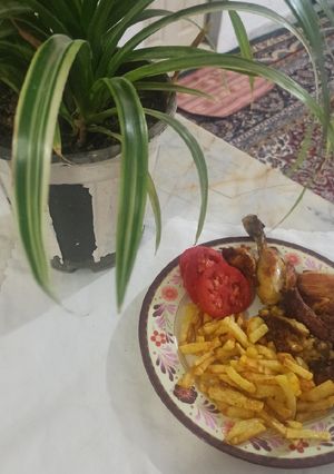 عکسی از دستور مرغ با سیب زمینی سرخ شده