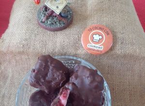 Una foto de Clusters de fresa y chocolate