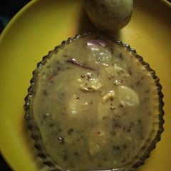A picture of Gondhoraj lemon urad dal.