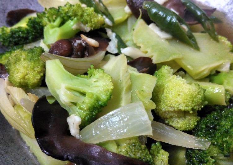 Cara Gampang Menyiapkan 26) Tumis Brokoli Anti Gagal