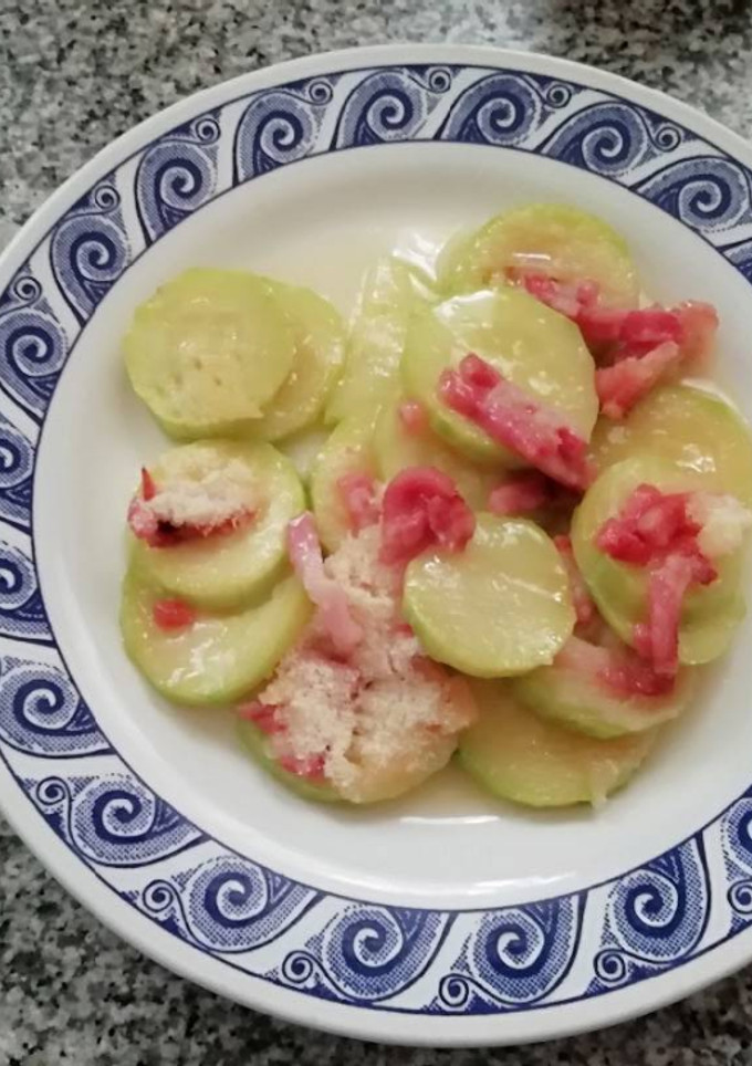 Una foto de Calabacín en el microondas en Lekue