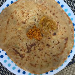 A picture of Aloo ka paratha.