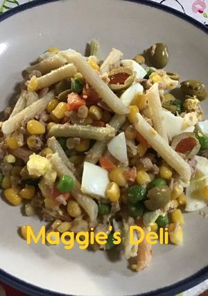 Una foto de Ensalada de atún Maggittas 😃