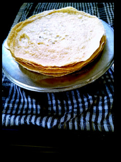 બે પડ વાળી રોટલી (Do Padi Rotli Recipe In Gujarati) રેસીપી મુખ્ય ફોટો