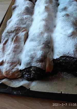Meggyes-mákos húzott rétes recept fotója