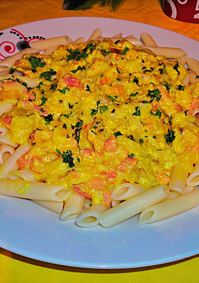 Una foto de Macarrones con puerros y beicon al curry