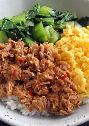 A picture of Spicy Tuna Soboro Don.