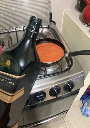 Una foto de Salsa para alitas con whiskey ❤️ For Buffi