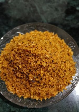 लसूण खोबऱ्याची सुकी चटणी (lasun khobryachi suki chutney) रेसिपी चे मुख्य फोटो 