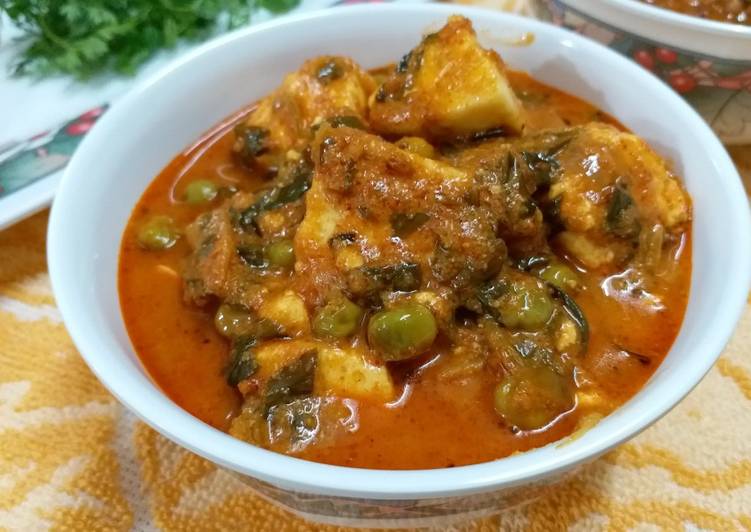 Get Breakfast of Matar Paneer Curry
