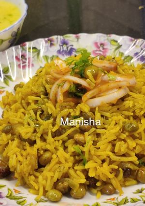 A picture of Maharashtrian Style Fresh Green Pigeon Peas Pulav (तुरीचा भात).