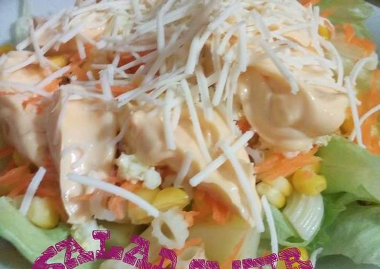 Bagaimana Menyiapkan Salad sayur yang enak
