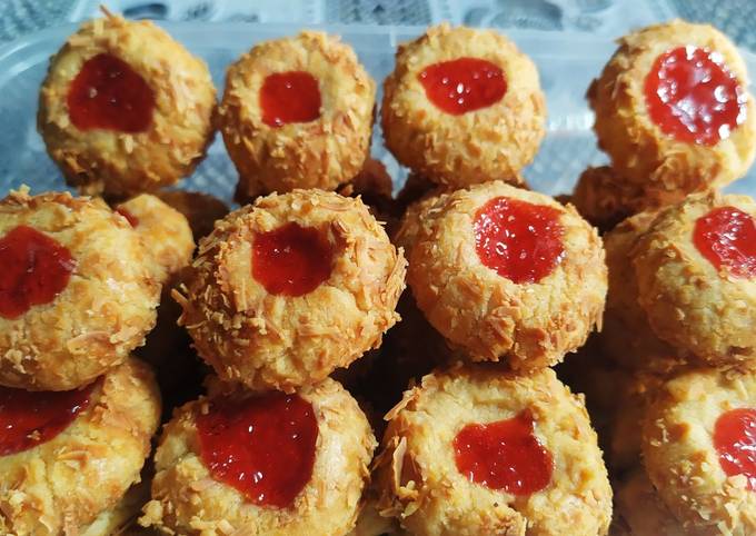 Thumbprint strawberry cookies