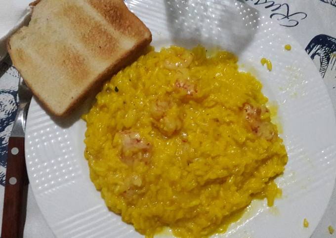 https://img-global.cpcdn.com/recipes/ede7888d379c5fcf/680x482cq70/risotto-al-azafran-con-langostinos-foto-principal.jpg