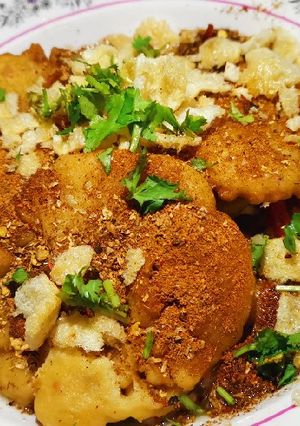 A picture of SPECIAL DAHI BHALLA CHANA CHAAT ❤️.