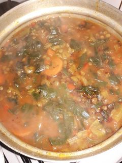 Una foto de Guiso de verduras y lentejas #vegetales