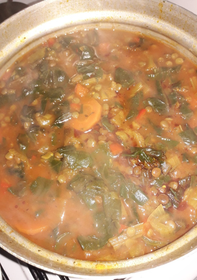 Una foto de Guiso de verduras y lentejas #vegetales