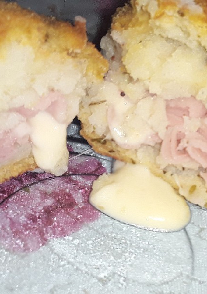 Una foto de Bombas de Papa rellenas de Jamón y Queso😁😋